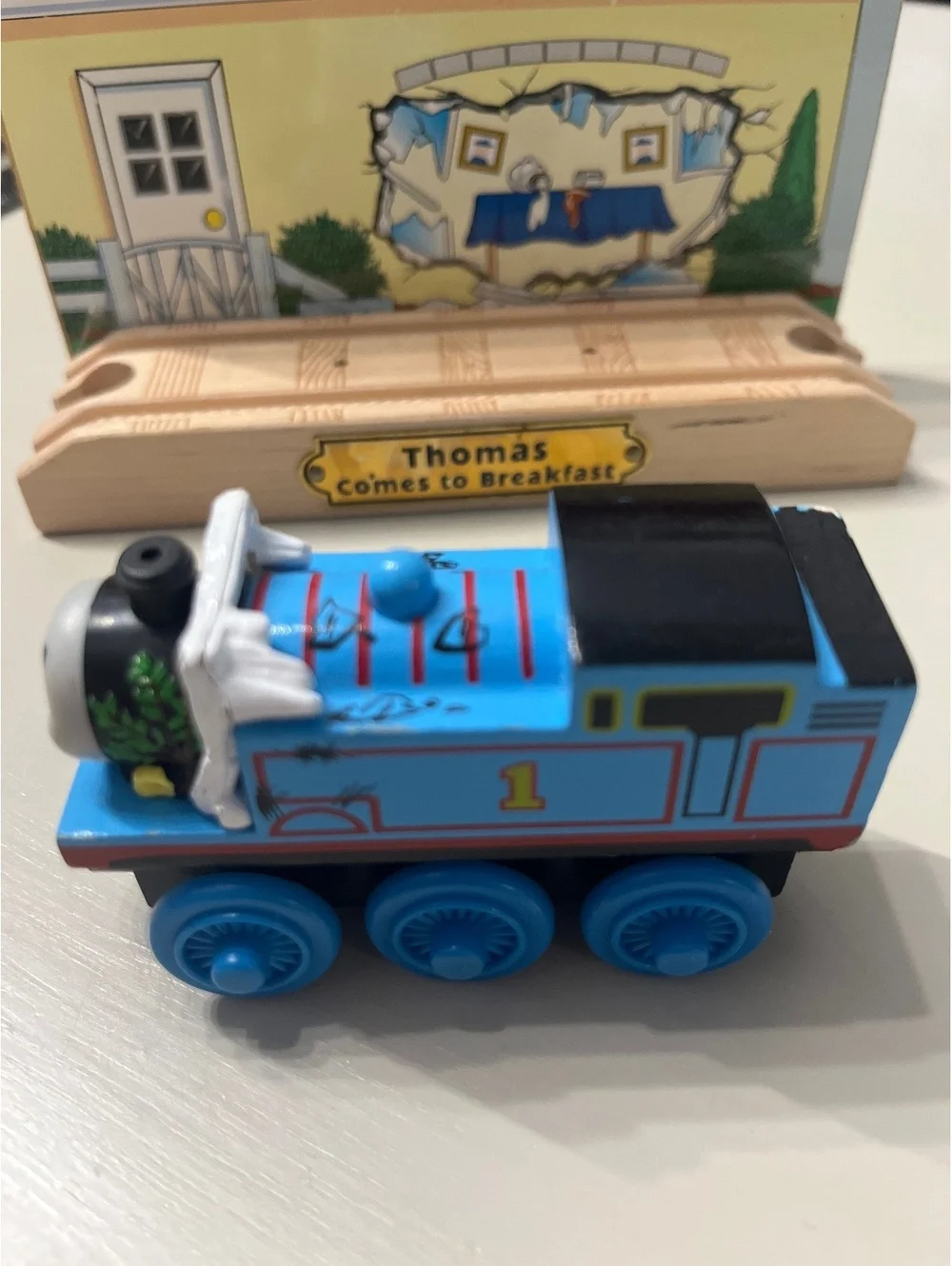 Thomas & Friends thomas comes